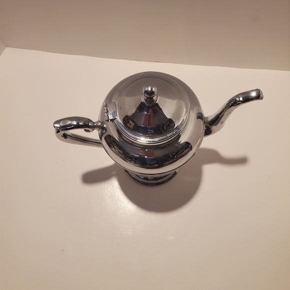 Silverplate Teapot W Fleur De Lis Style Border Vintage App 9.75"H & 10"L - Picture 3 of 10